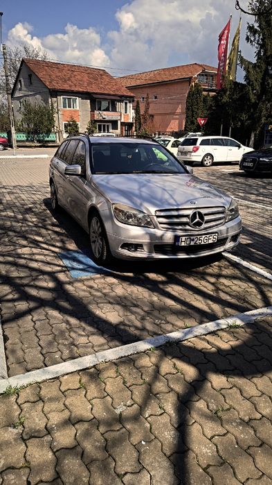 Vând Mercedes c class