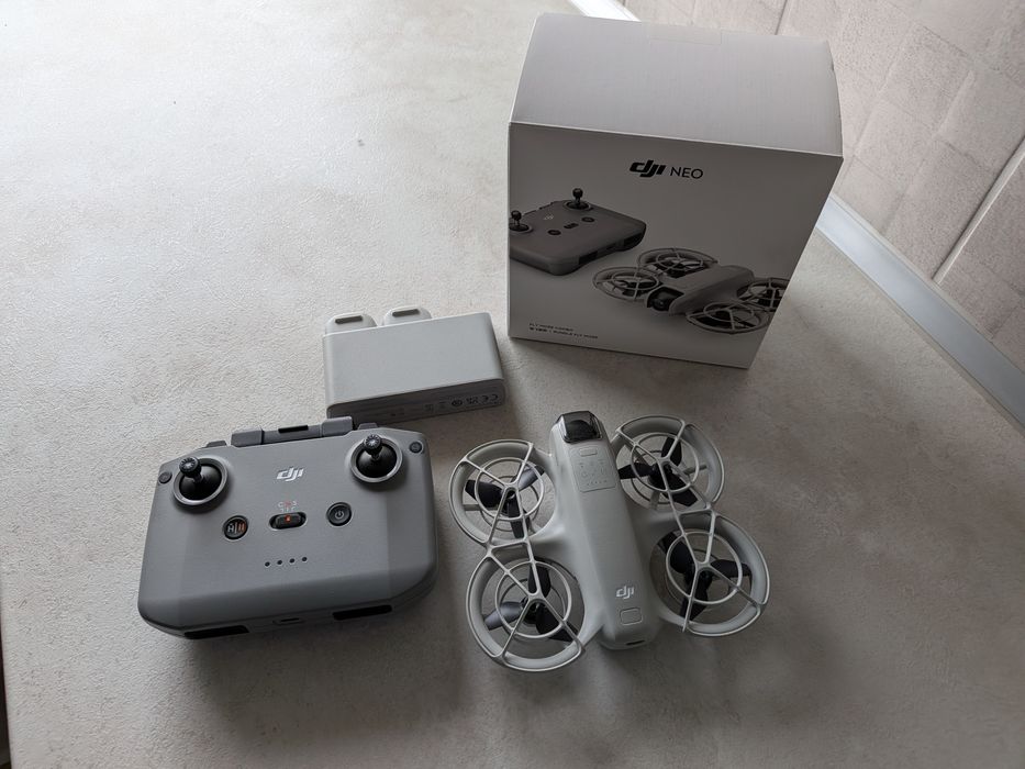 DJI Neo Combo  дрон  на 2 месеца