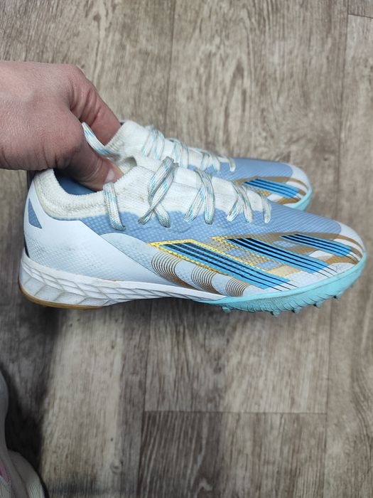 Бутсы 2 пары, размер 31 и 34