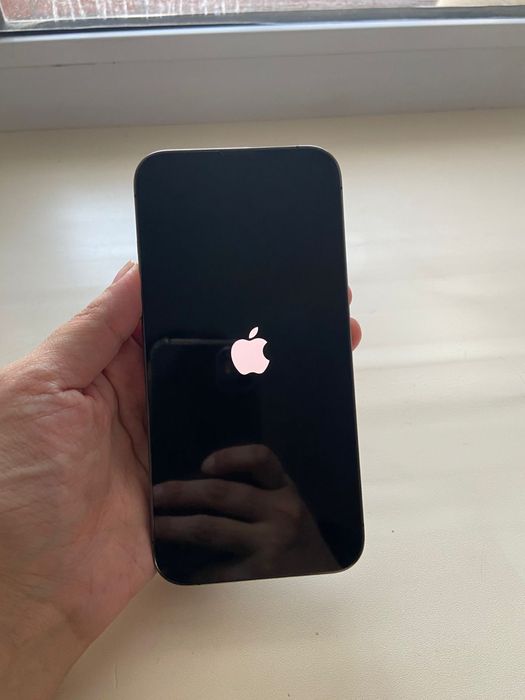 iPhone 13 в идеальном состоянии