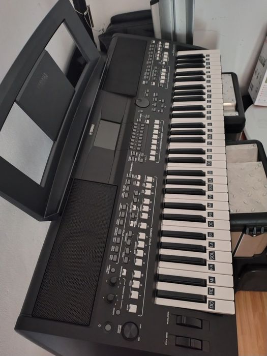 Orga Yamaha psr-sx600 noua
