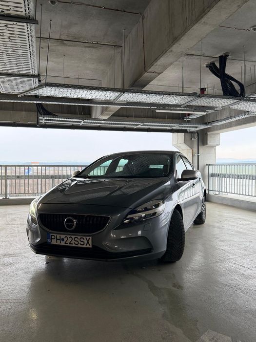 Volvo.  V 40. 2018