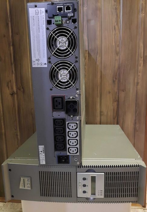 UPS -MGE Pusap M3000 RT - 3000VA/2700W