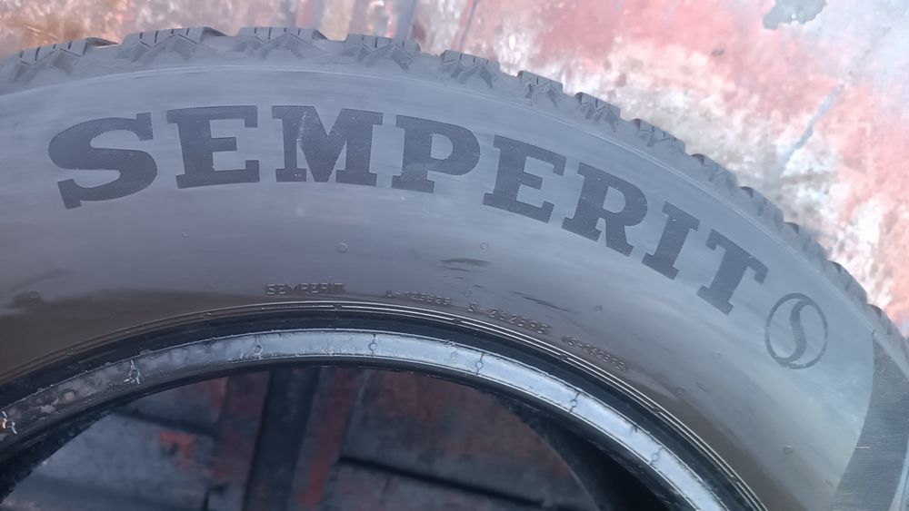 215/65/16 Semperit Дот 4023