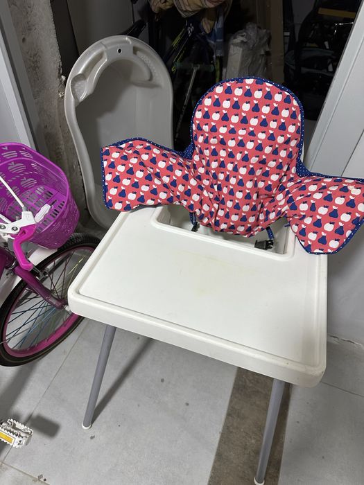 Продается столик для кормления Икея