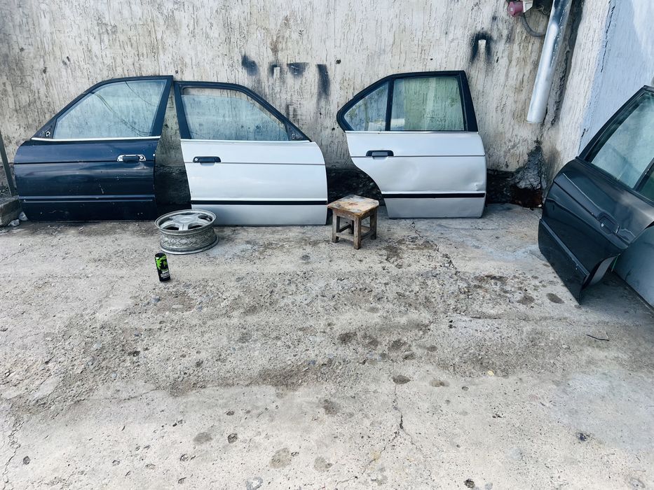 Продам двери БМВ