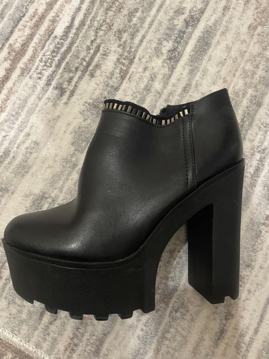 Черни дамски боти