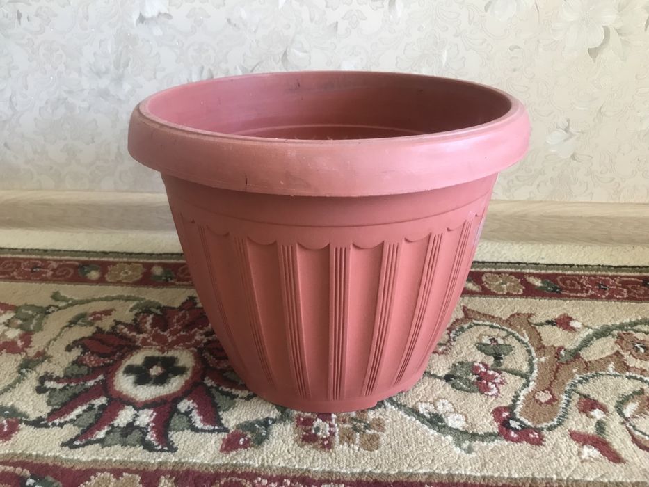 Горшки цветочные  100тг