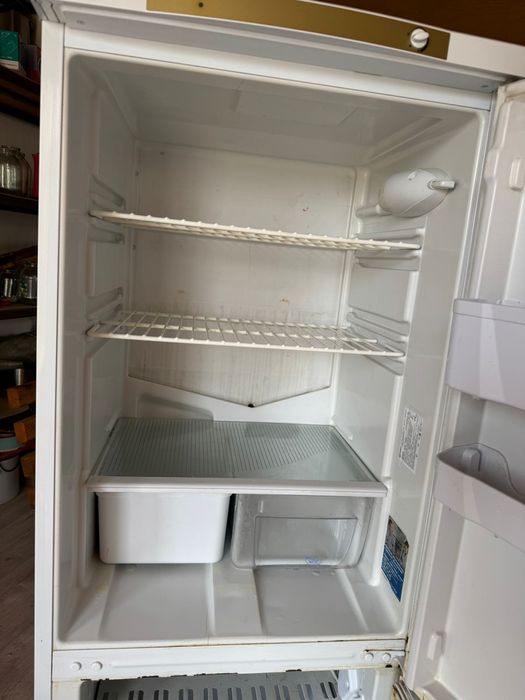 Холодильник indesit