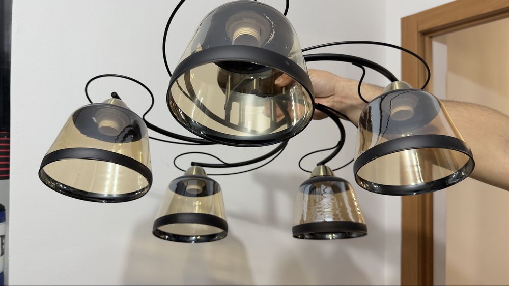 Продам 5-ти рожковую люстру