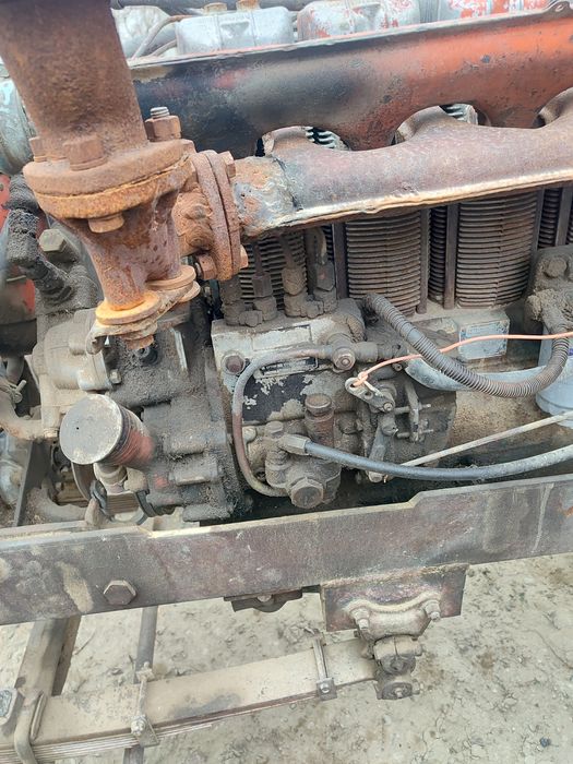 T40 traktor sotiladi