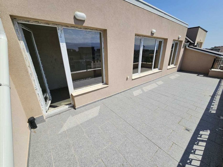 Продава се Тристаен апартамент в Пловдив, Южен - 172 кв.м за 756 €/кв.м - Снимка #3