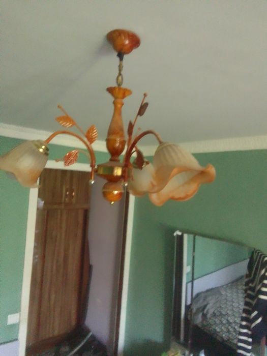 Продам люстру.не дорого