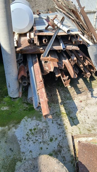 Швеллер ва профиллар сотилади