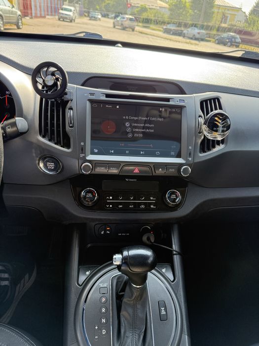 Vand Kia 4x4 ,2012 , 2L 184CP