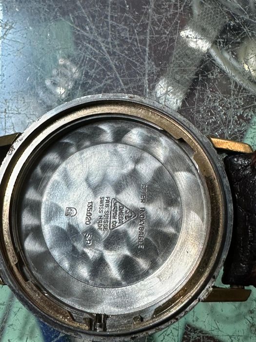 Omega seamaster de ville aur-otel