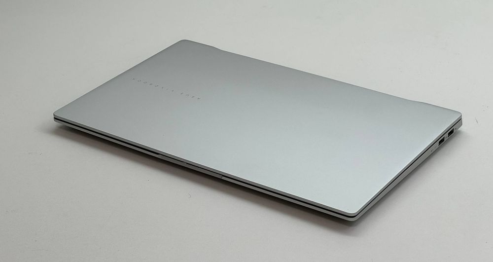 Asus Vivobook S15 — Snapdragon X Elite X1E78100 / 1TB M2 Nvme SSD /