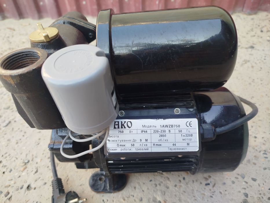 Сув насоси сотилади