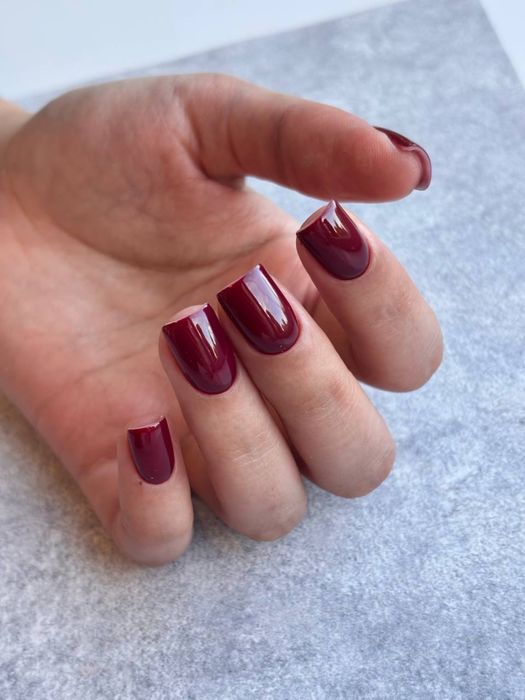 Маникюр-педикюр