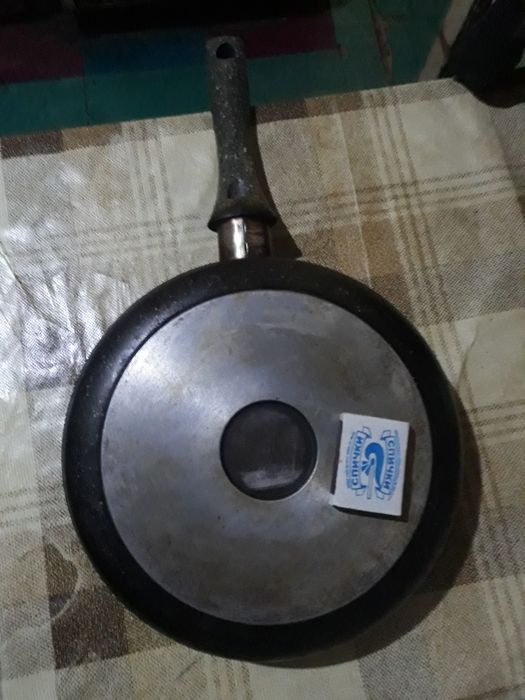 Продам нормальную сковороду.