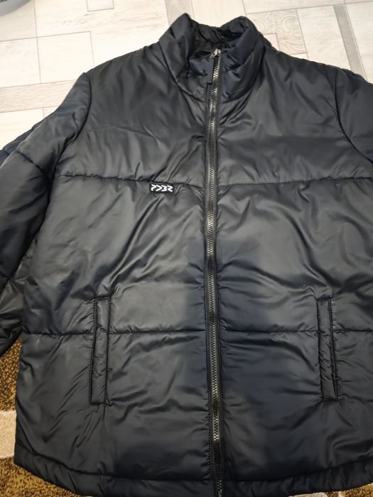 Отдам бесплатно куртки