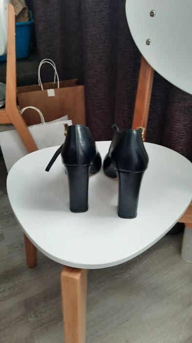 Продам обувь женскую