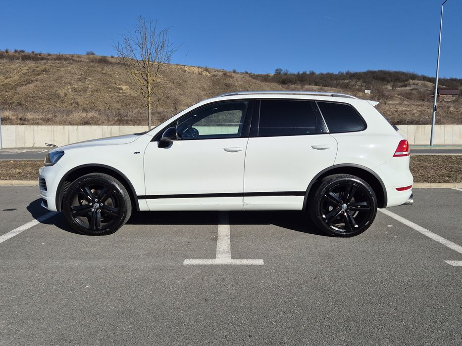 VW TOUAREG R-Line/Carplay/cam360/ACC/Panoramic/Keyless 3.0TDI V6 245cp