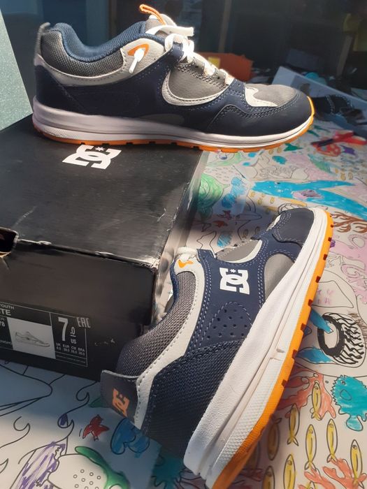 Adidasi DC SHOES. NR 39