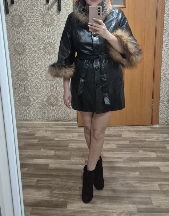 Продам куртку женскую