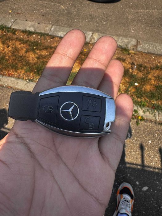 copiere chei auto si reparatii contacte auto si chei