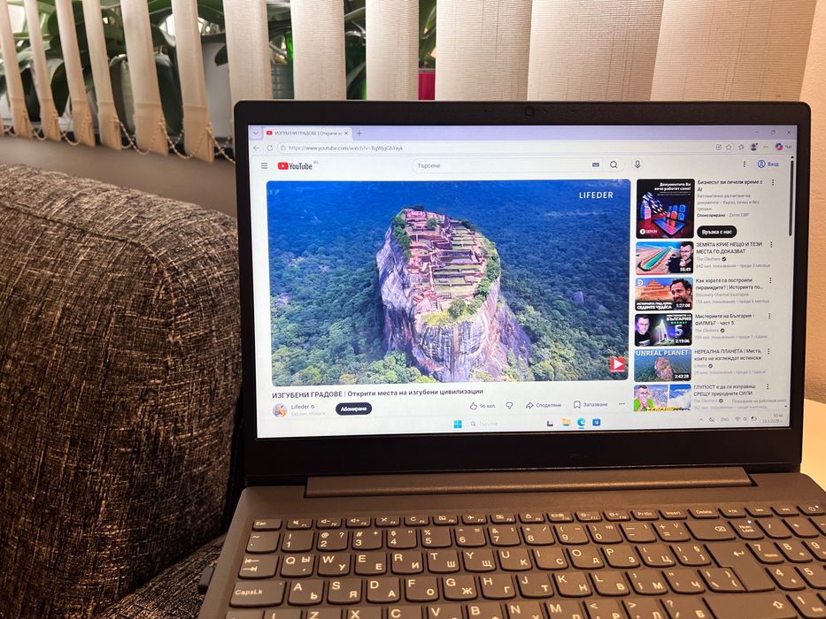 Лаптоп Lenovo V15-ADA