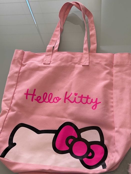 Комплект чанта Hello Kitty и пухкави пантофи