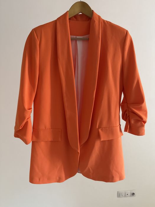 сако в оранжев цвят