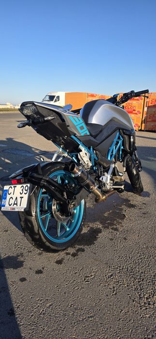 Motocicleta CF-MOTO 300NK A2
