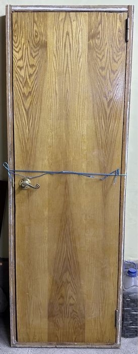 Эшик сотилади /Эшик/Дверь/ Eshik yangi shpon