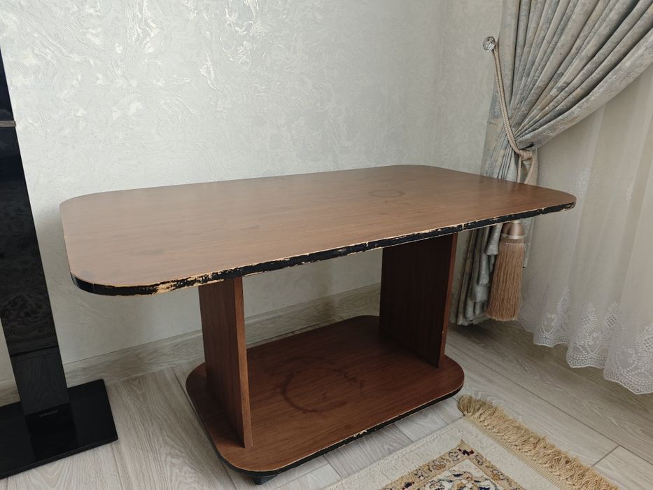 Журнальный столик