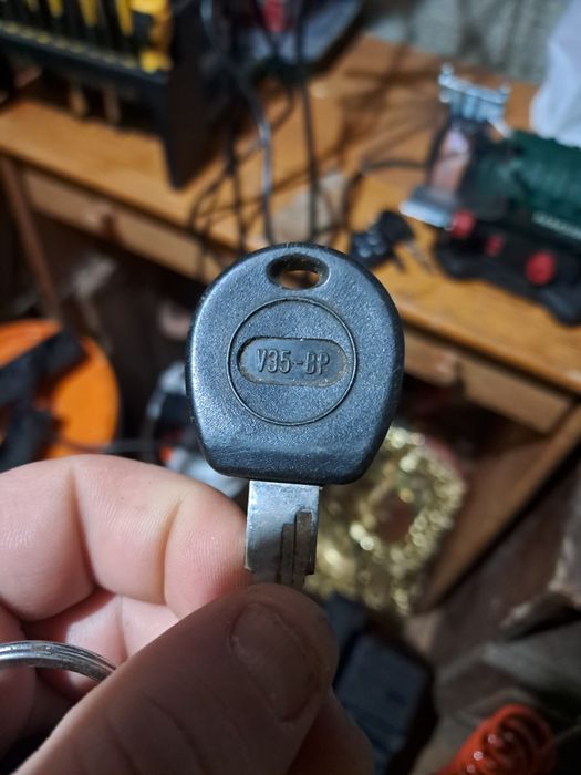 Лотов Комплект Автомобилни Ключове и Дистанционни - Заготовки