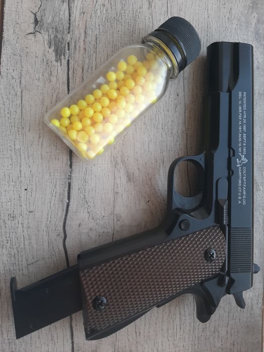 Пистолет  металалический