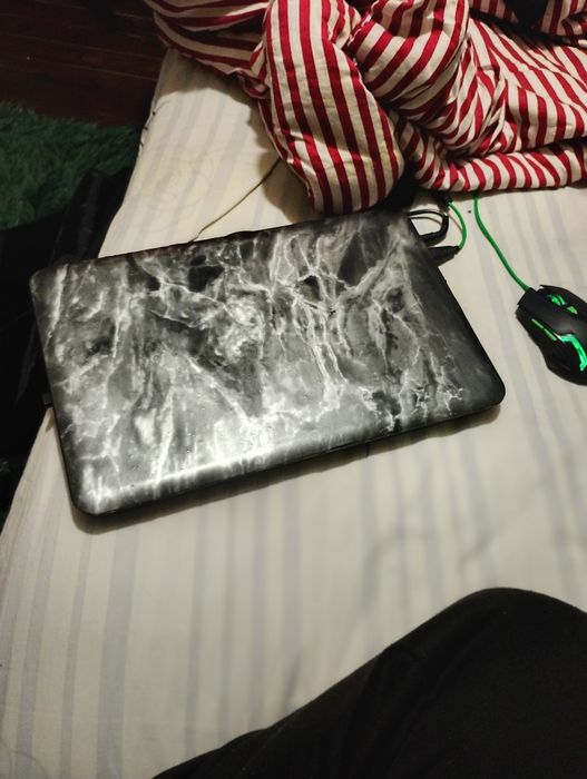 Лаптоп HP SSD 256gb може и бартер