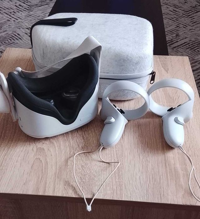 VR очила Meta Quest 2