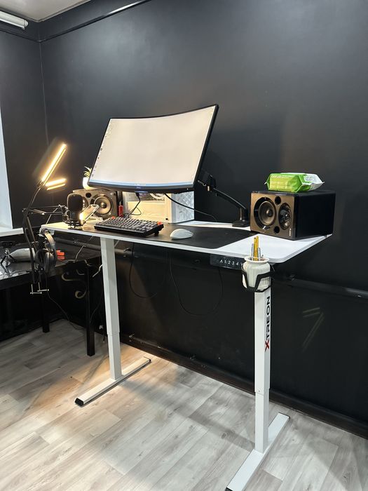 Комплект компьютер, стол подемный, студиный мониторы