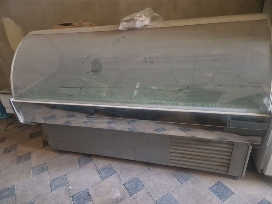 Ветрина холодилник