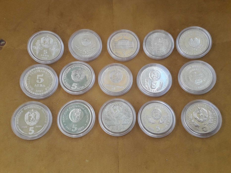 пълният лот от 15 броя никелови петолевки от периода 1980-1989г.