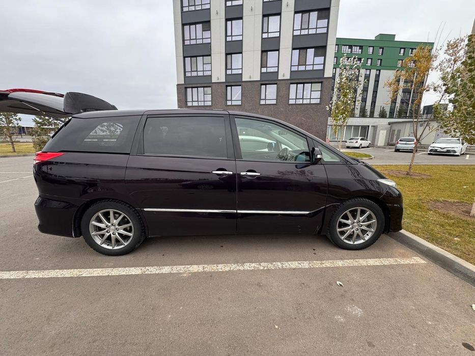 минивэн Toyota Estima в г. Экибастуз