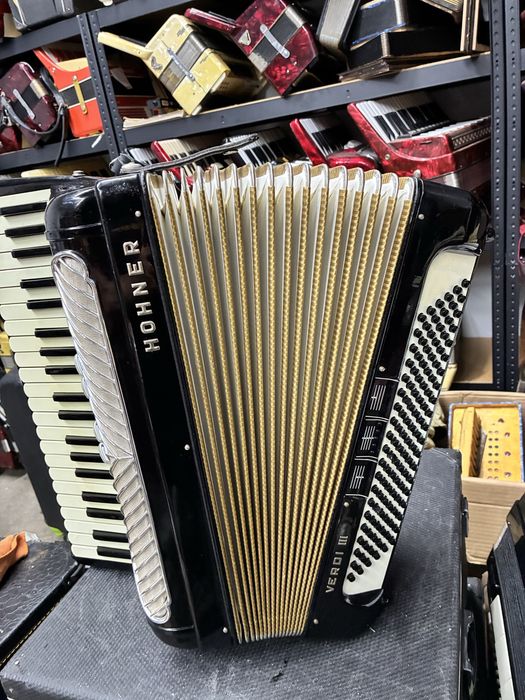 Acordeon Hohner Verdi 3 cu 120 de basi