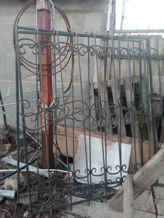 Продам металлические решетки для окон,