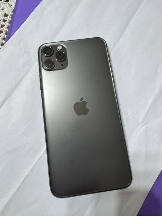 Iphone 11 pro max 64gb 93% baterie