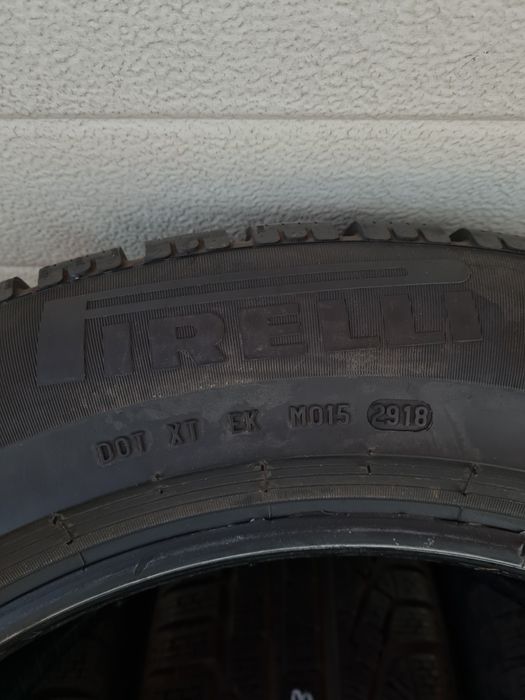 Зимни гуми 4 броя PIRELLI SottoZero 235 55 R17 дпт 2918