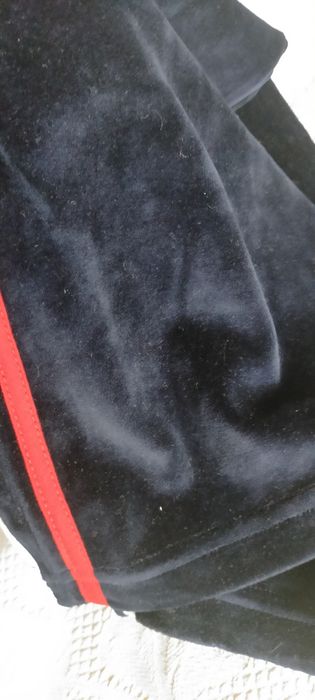 Продаётся женский костюм.