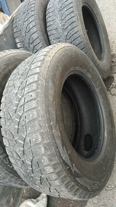 Продам зимние шины на джип